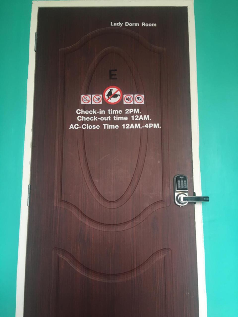 Vr Hostel Bangkok Extérieur photo
